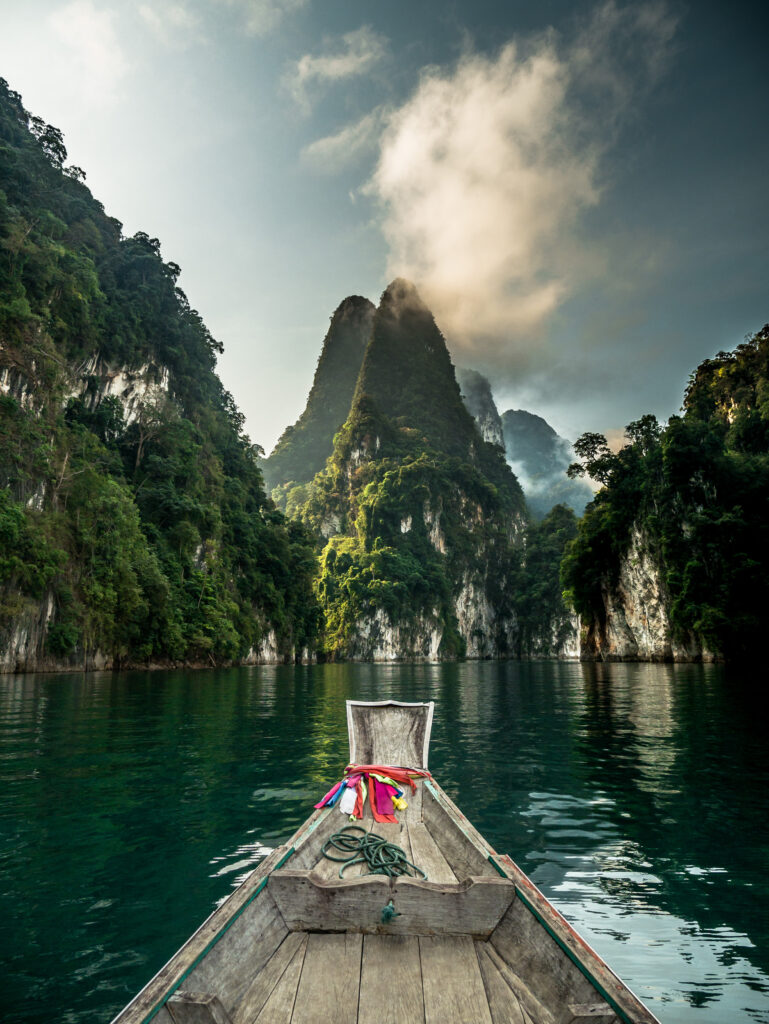 Jezioro Chiaw Lan Khao Sok