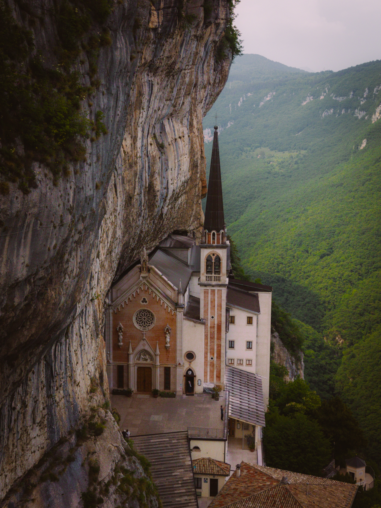 Sanktuarium Madonna della Corona