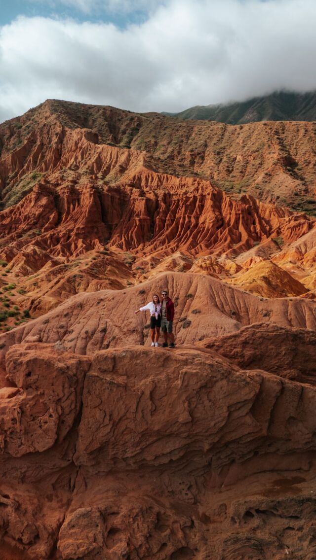 Kolejny przystanek… Kirgistan! 🇰🇬 
Oj, pięknie będzie! 🧡

📍Fairytale canyon „Skazka”

#kirgistan #kyrgyzstan #kanion #drone #dronephotography