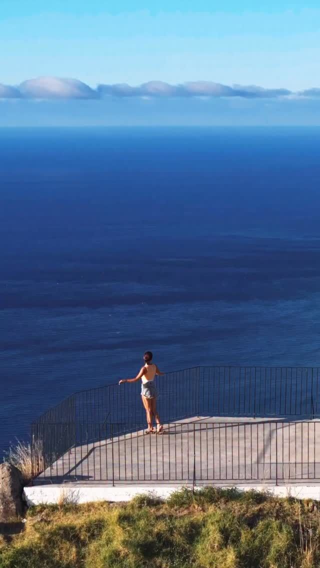 Gdzie szukać słońca tej jesieni? ☀️
A może na najpiękniejszej wyspie w Europie? 💚

Zaplanuj wyjazd z naszym przewodnikiem po Maderze i odkryj najpiękniejsze miejsca. Skomentuj WYSPA a wyślemy Ci link do przewodnika ☺️

• Madera • wyspa wiecznej wiosny •