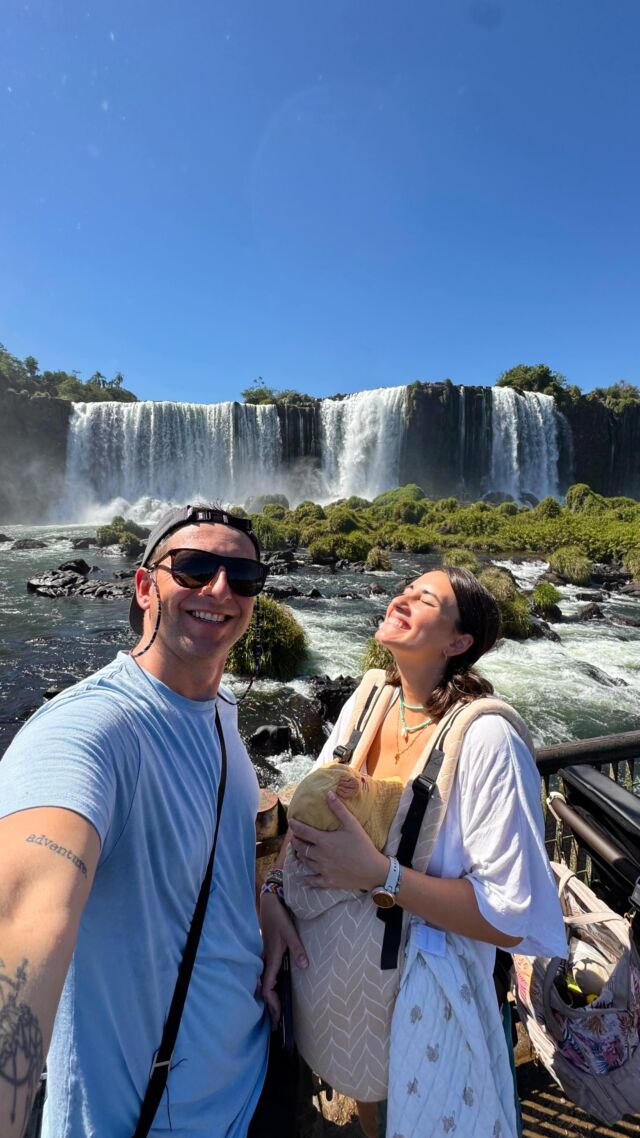 Prawie jak lot widokowy! 🚁 😅

Pozdrowienia z Brazylii!! Wodospady Iguazú to coś nieprawdopodobnego! 💦Upał nas prawie zabił 🥵 ale było pięknie! 😍 

Brazylia • Iguazú • samolot • wodospady