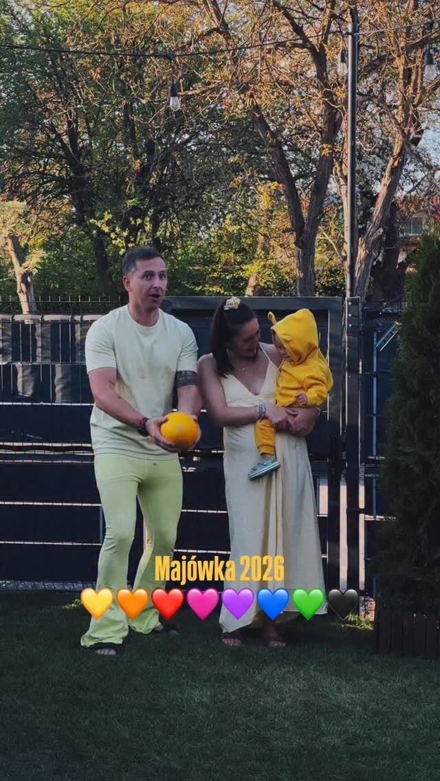 U nas weekend w kolorach tęczy! 💛🧡❤️🩷💜🩵💚

Każda para wylosowała kolor, w który musiała się ubrać, a dodatkowo przygotować przekąski w tym samym odcieniu. Jak zawsze wszyscy bardzo się zaangażowali 😍

A jak tam Wasza majówka? 🌞

• majówka 2026 • friends •
